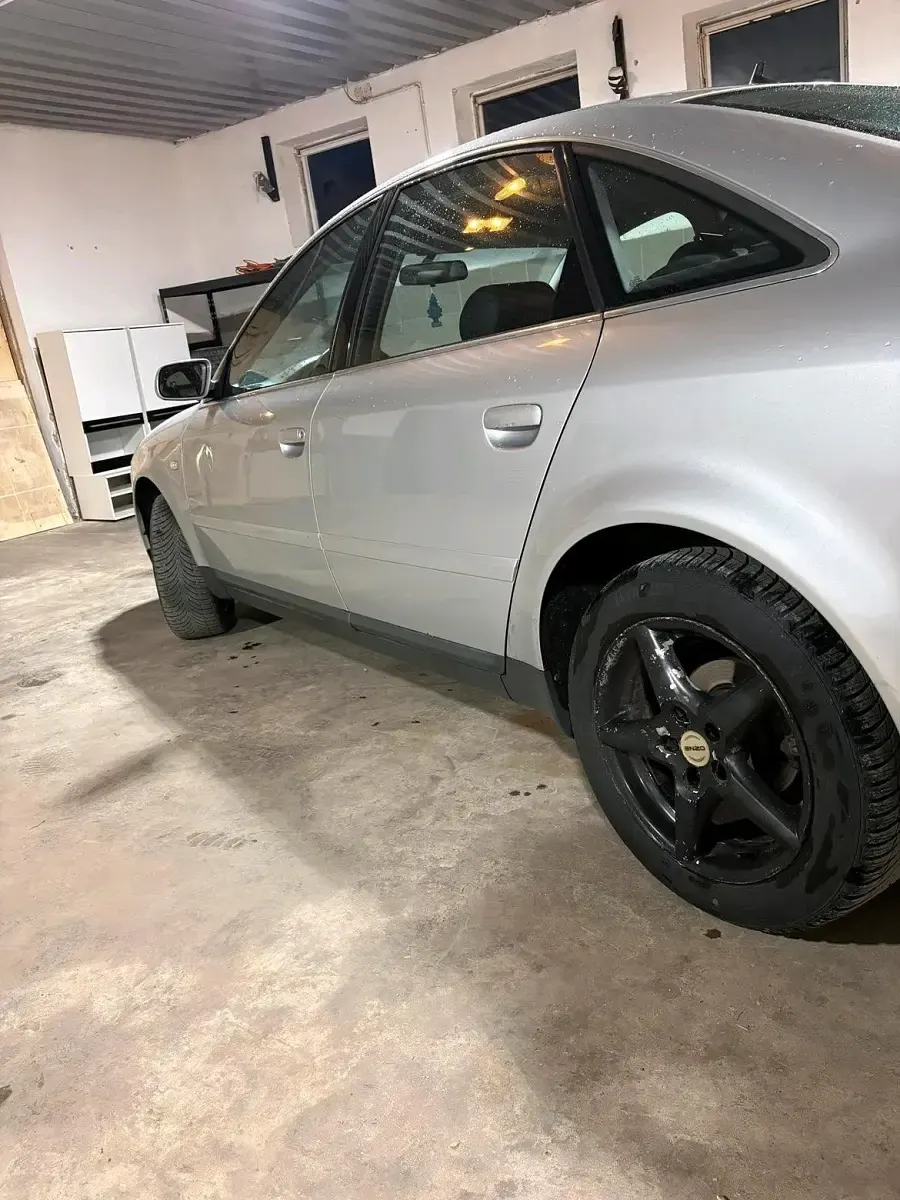 Second-hand Audi A6 170 CP (125 kW) 2002 Berlinǎ