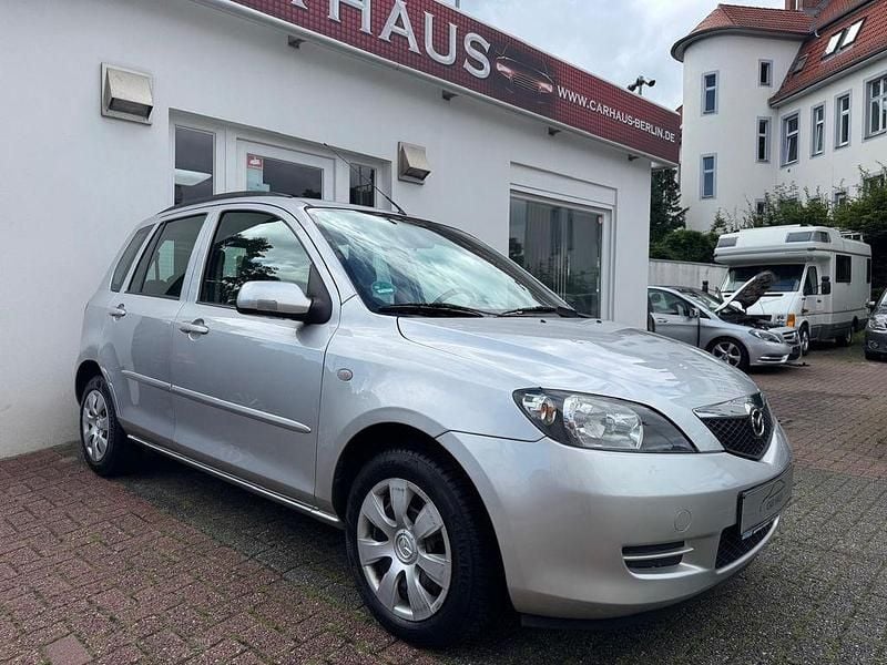 Silber Gebraucht 2004 Mazda 2 Active Kombi | 4.980 € (Fairer Preis) - Bild 1/4