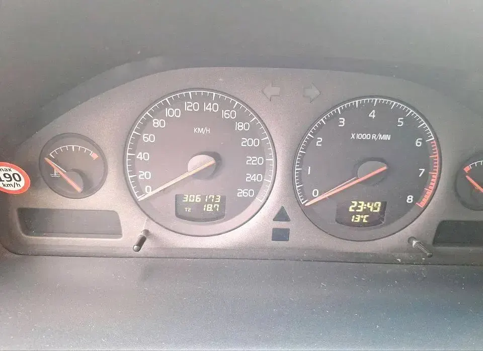 Gebraucht Volvo V70 140 PS (102 kW) 2002 Silber Kombi