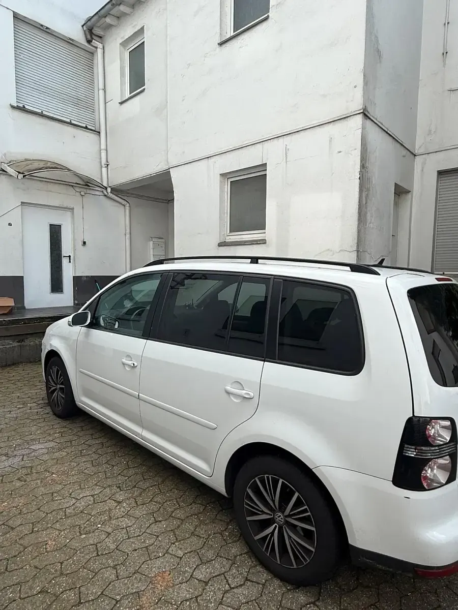 Usata VW Touran 140 CV (102 kW) 2009 Bianco Monovolume