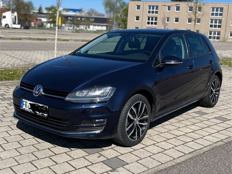 Blau Gebraucht 2013 VW Golf VII Highline Limousine | 11.111 € (Fairer Preis) - Bild 1/4