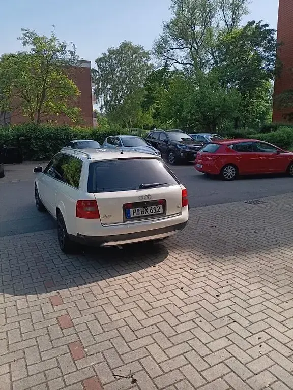 Używany Audi A6 125 KM (91 kW) 1999 Biały Kombi