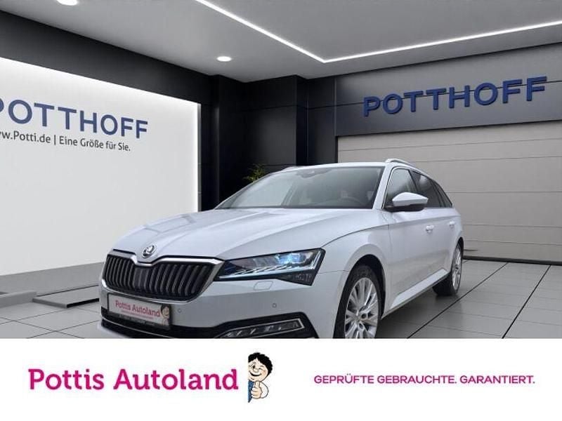 Weiss Gebraucht 2023 Skoda Superb Style Kombi | 33.997 € (Fairer Preis) - Bild 1/4
