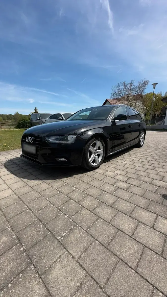 Gebraucht Audi A4 143 PS (105 kW) 2012 Schwarz Kombi
