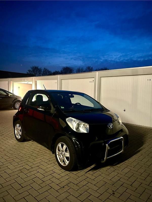 Gebraucht Toyota iQ 68 PS (50 kW) 2009 Schwarz Kleinwagen