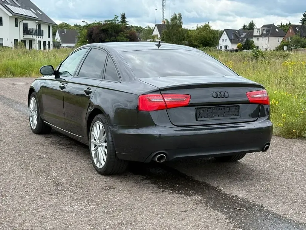 Gebraucht Audi A6 Ambiente 204 PS (150 kW) 2011 Grau Limousine