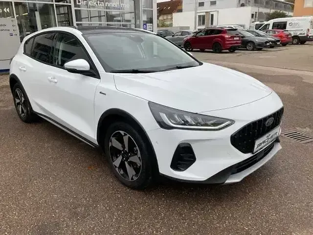 Gebraucht Ford Focus Active X 155 PS (114 kW) 2023 Weiß Limousine