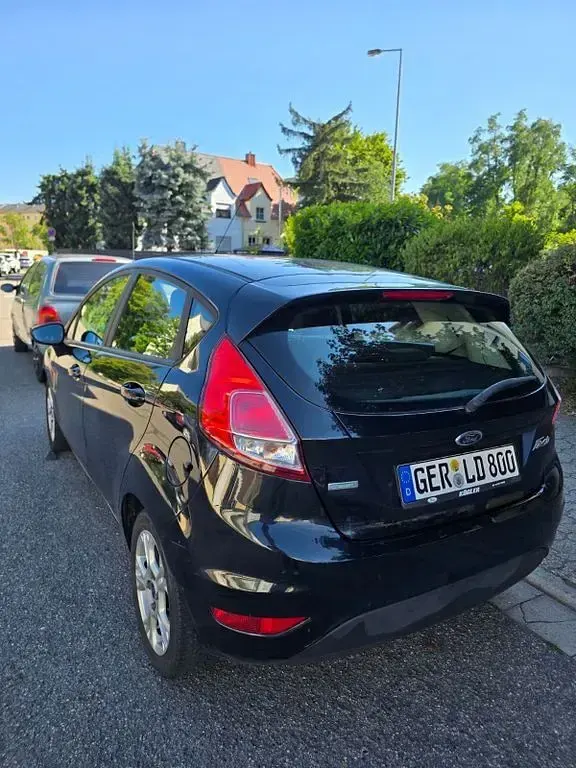 Gebraucht Ford Fiesta SYNC Edition 101 PS (74 kW) 2014 Schwarz Kleinwagen