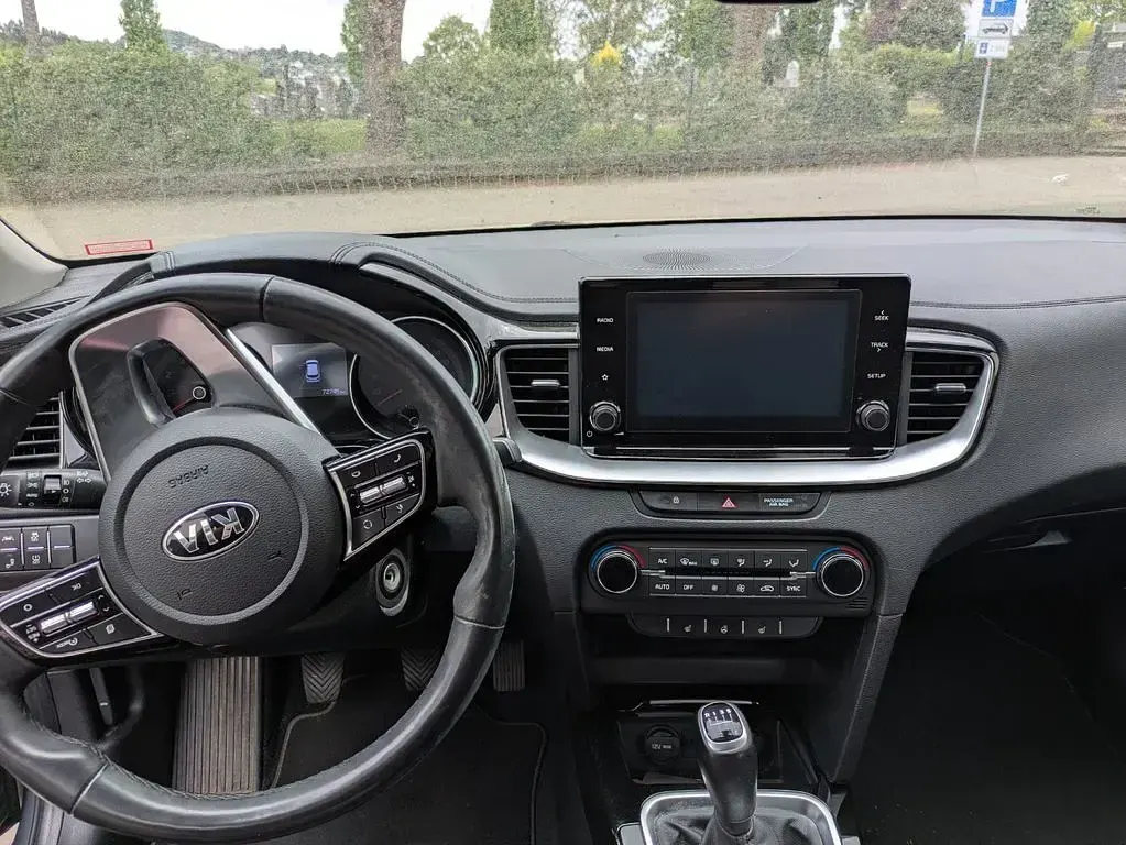 Gebraucht Kia Ceed Vision 140 PS (102 kW) 2020 Grau Kleinwagen