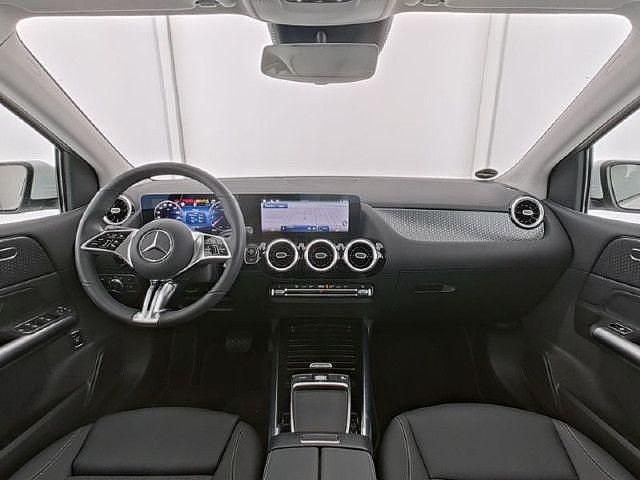 Gebraucht Mercedes B200 Advanced 163 PS (119 kW) 2024 Polarweiß Van / Kleinbus