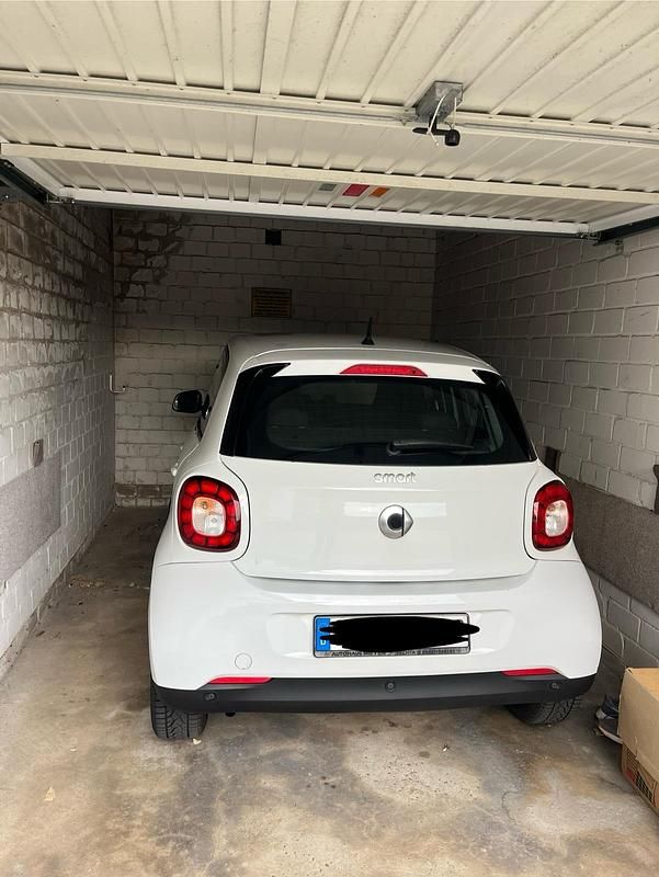 Weiß Gebraucht 2015 Smart ForFour Kleinwagen | 4.000 € (Fairer Preis) - Bild 1/4