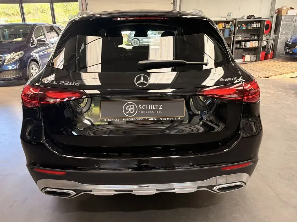 Gebraucht Mercedes GLC220 Advanced 197 PS (144 kW) 2023 Schwarz SUV
