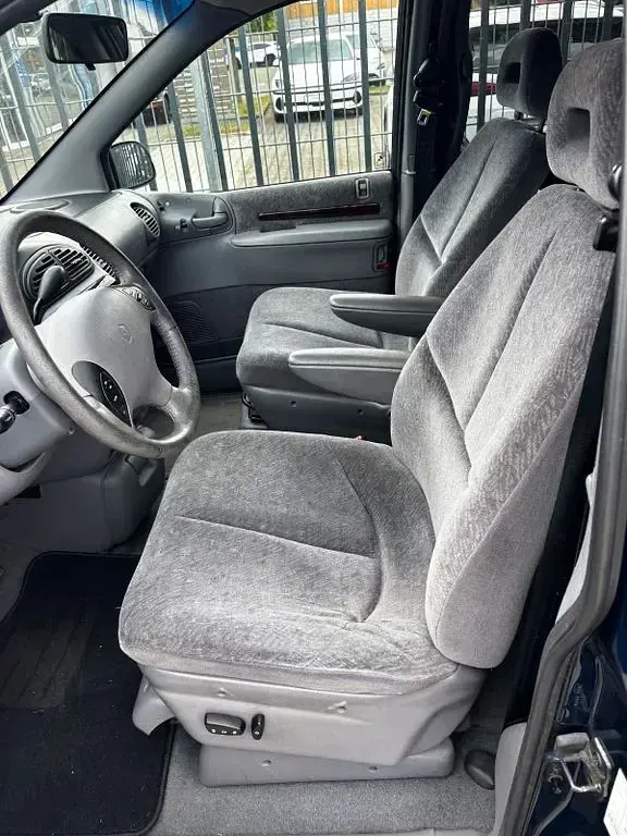 Gebraucht Chrysler Voyager 158 PS (116 kW) 2000 Blau Van / Kleinbus