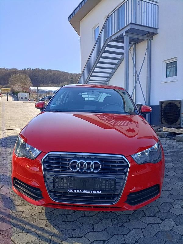 Gebraucht Audi A1 90 PS (66 kW) 2014 Rot Kleinwagen
