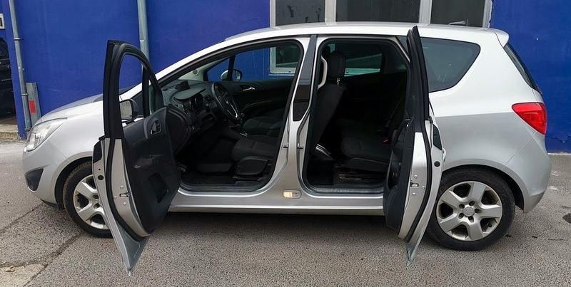 Gebraucht Opel Meriva 140 PS (102 kW) 2012 Silber Van / Kleinbus