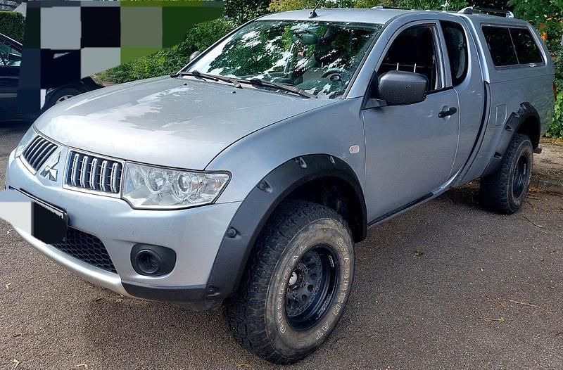 Silber Gebraucht 2010 Mitsubishi L200 Abholung | 6.299 € (Superpreis) - Bild 1/4
