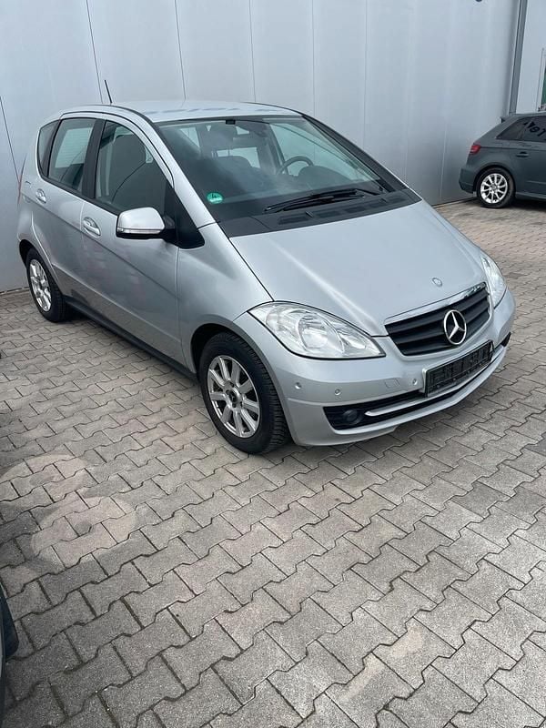 Gebraucht Mercedes A160 95 PS (69 kW) 2012 Silber Kleinwagen