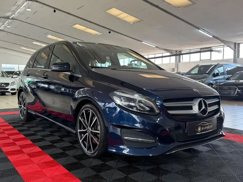 Gebraucht Mercedes 200 Edition 136 PS (100 kW) 2017 Blau Limousine