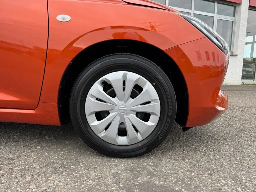 Neu Suzuki Swift Club 82 PS (60 kW) 2026 Orange Kleinwagen