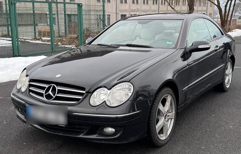 Gebraucht Mercedes CLK350 Avantgarde 272 PS (200 kW) 2007 Schwarz Coupé