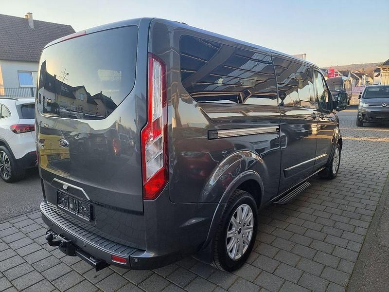 Gebraucht Ford Tourneo Titanium 170 PS (125 kW) 2018 Grau Van / Kleinbus