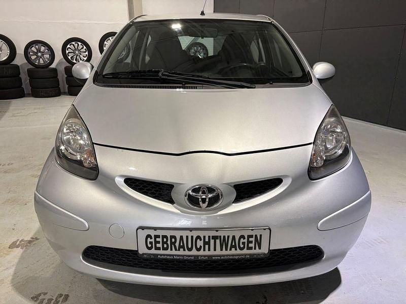 Gebraucht Toyota Aygo Cool 68 PS (50 kW) 2007 Silber Kleinwagen