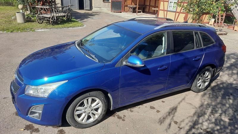 Blau Gebraucht 2014 Chevrolet Cruze LT Kombi | 3.950 € (Fairer Preis) - Bild 1/4