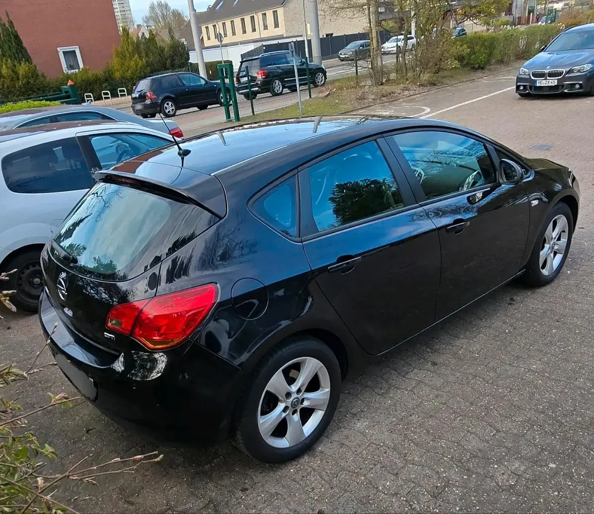 Usata Opel Astra 110 CV (80 kW) 2010 Nero Utilitaria