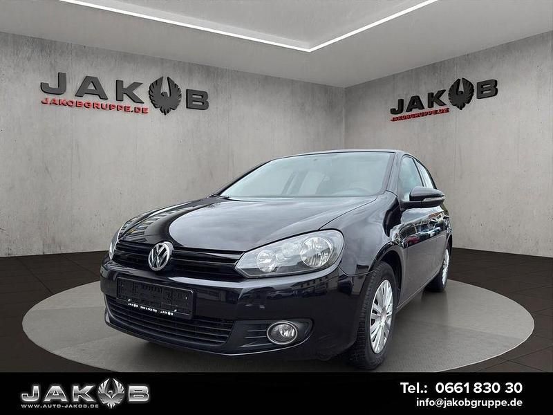 Deep black perleffekt Gebraucht 2011 VW Golf VI Trendline Limousine | 6.990 € (Etwas zu teuer) - Bild 1/4