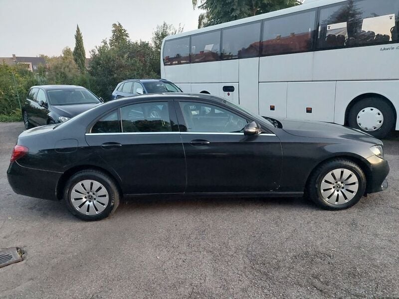 Gebraucht Mercedes E200 150 PS (110 kW) 2017 Schwarz Limousine