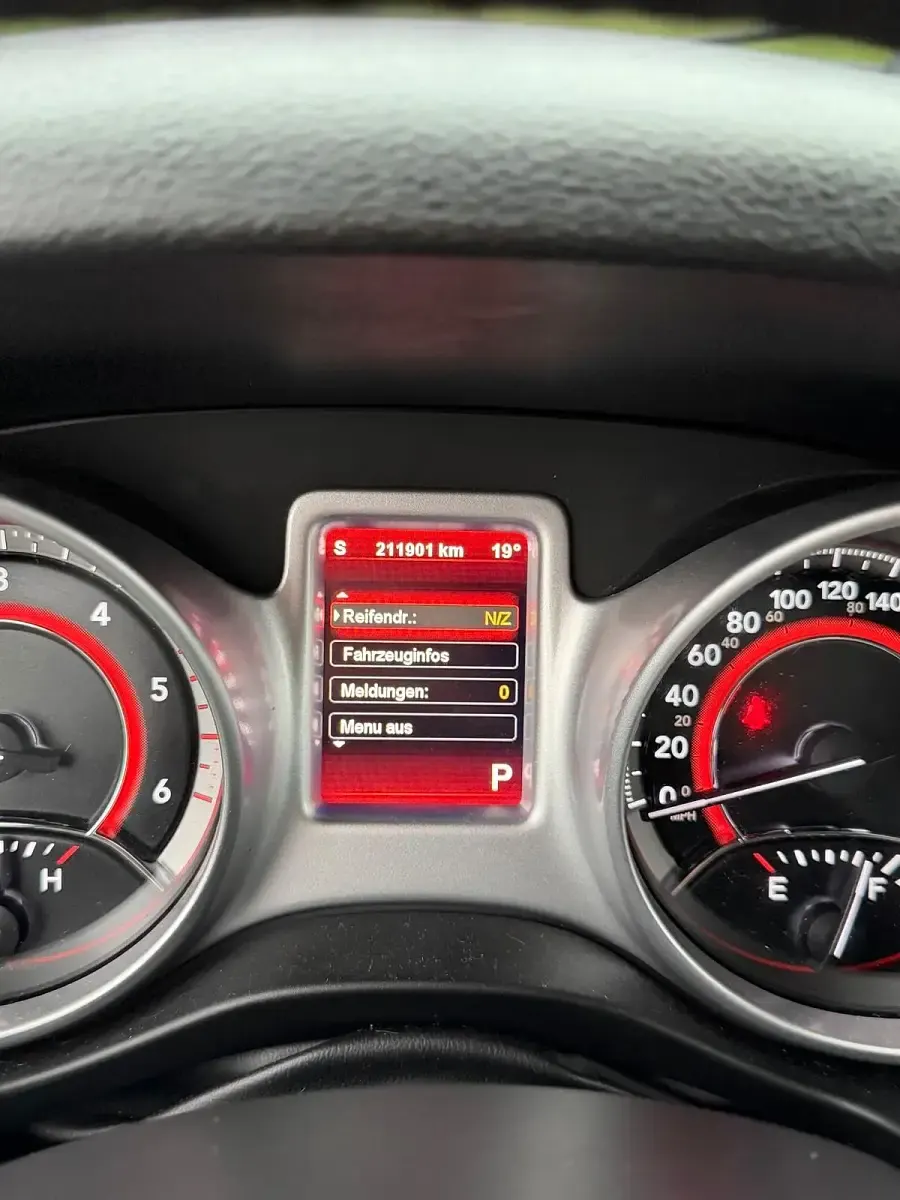 Gebraucht Fiat Freemont 170 PS (125 kW) 2013 Rot SUV