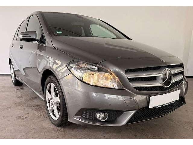 Gebraucht Mercedes B200 156 PS (114 kW) 2012 Mountaingrau Van / Kleinbus