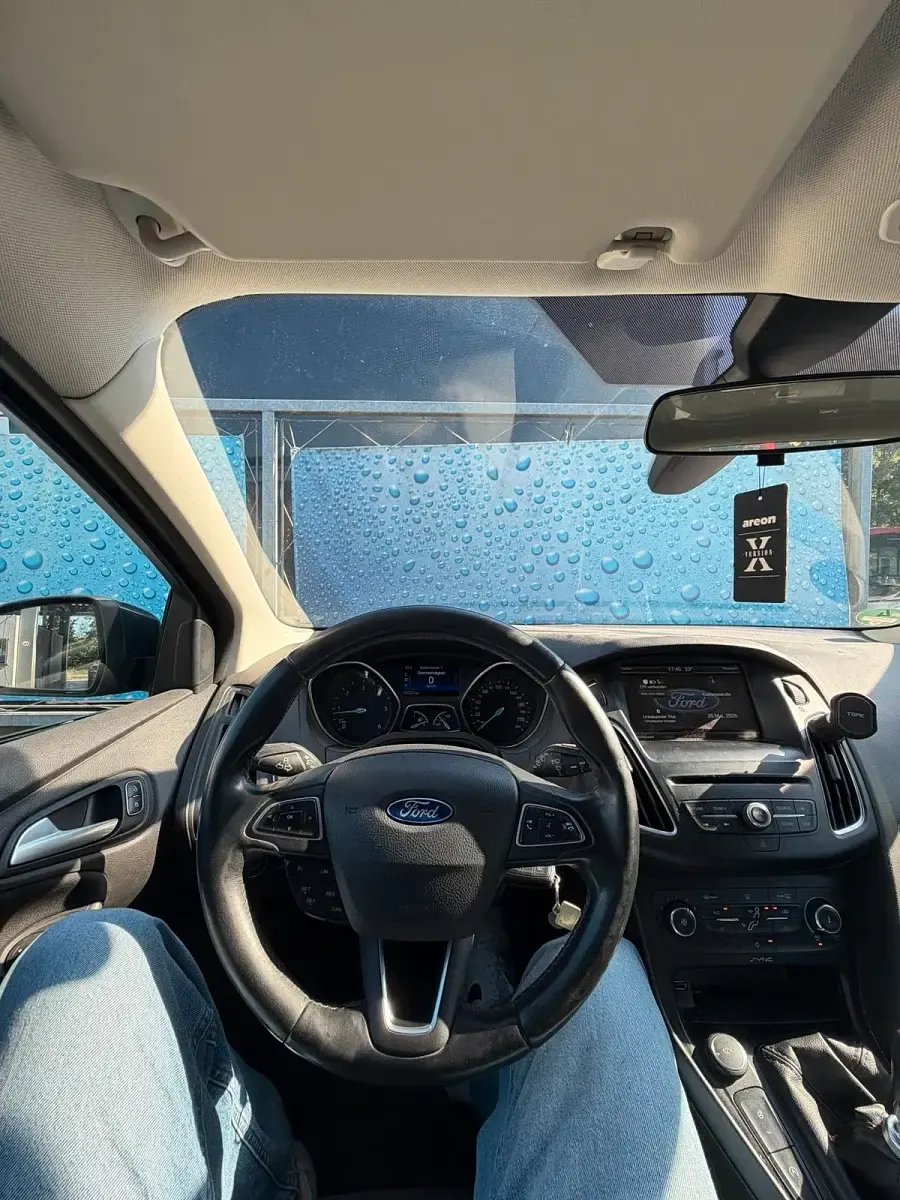 Gebraucht Ford Focus 120 PS (88 kW) 2014 Grau Kleinwagen