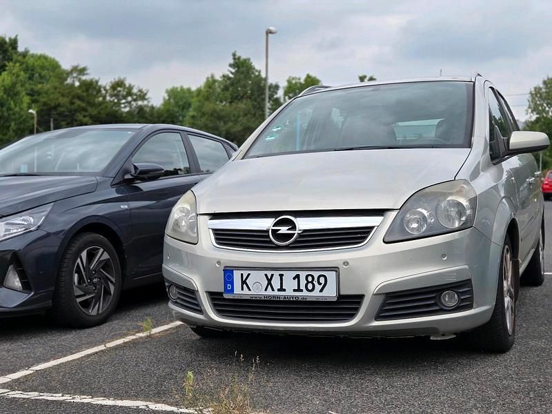 Gold Gebraucht 2005 Opel Zafira Van / Kleinbus | 1.550 € (Fairer Preis) - Bild 1/4