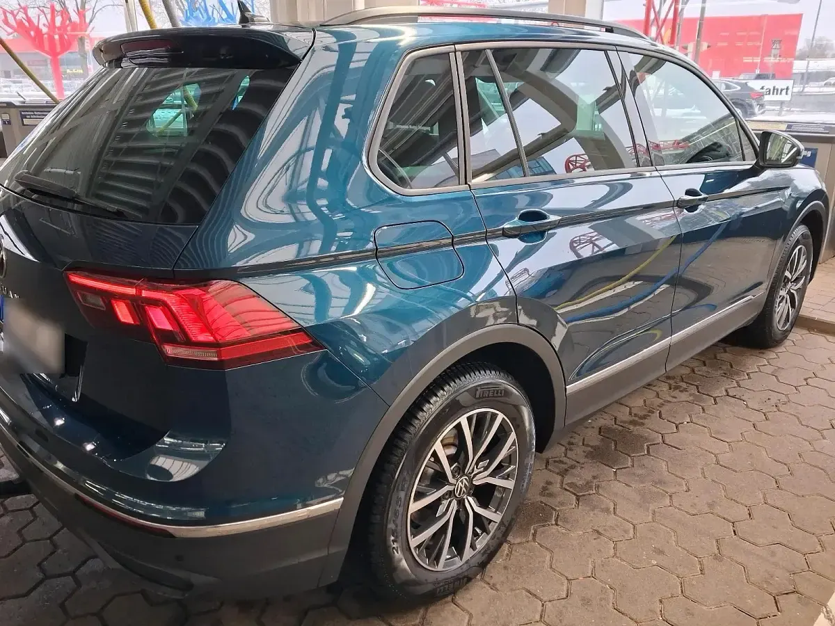 Gebraucht VW Tiguan 150 PS (110 kW) 2022 Blau SUV