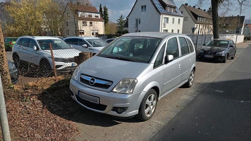 Gebraucht Opel Meriva 101 PS (74 kW) 2007 Silber Van / Kleinbus