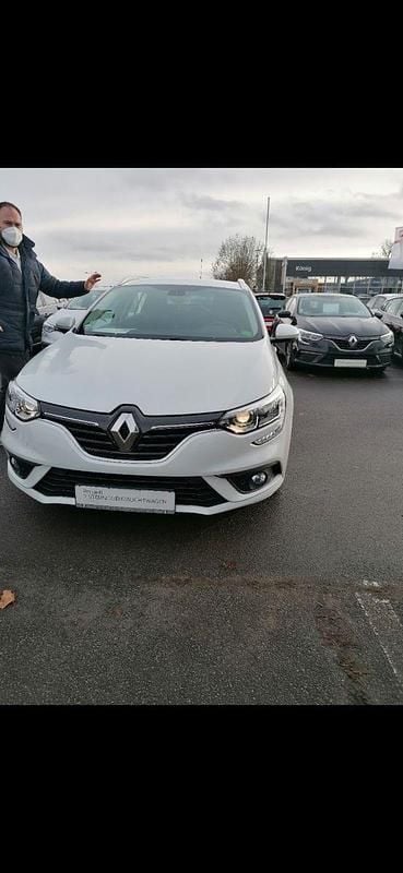 Weiß Gebraucht 2017 Renault Mégane GrandTour GT-Line Kombi | 9.400 € (Superpreis) - Bild 1/4