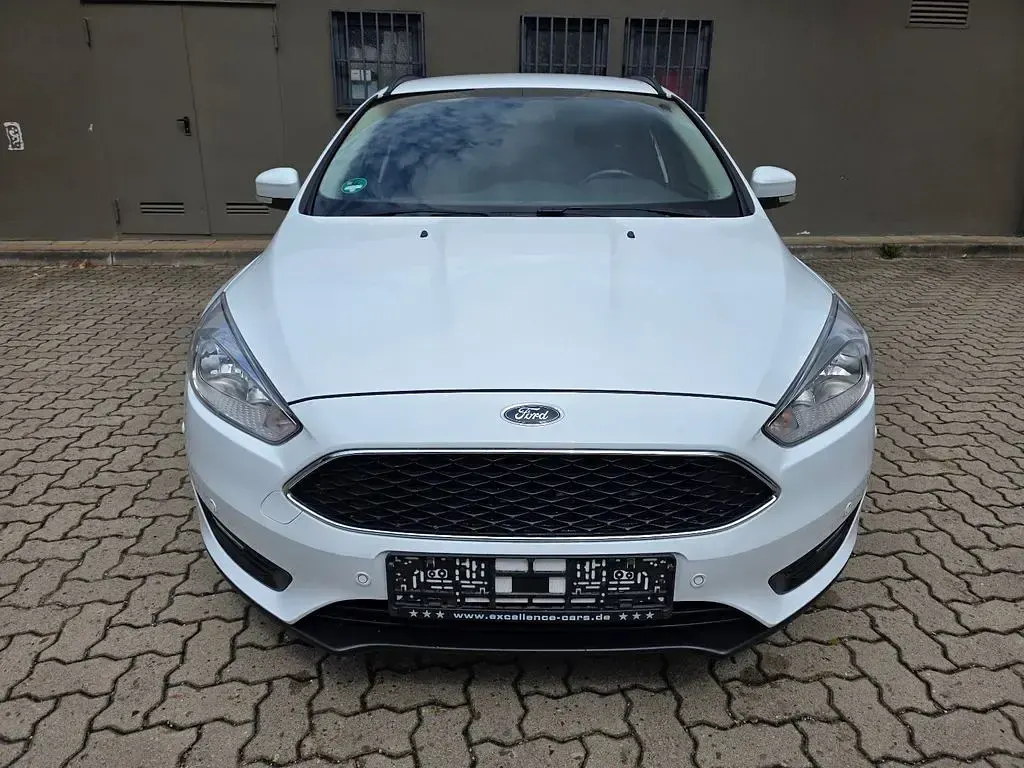 Gebraucht Ford Focus 105 PS (77 kW) 2018 Weiß Kombi