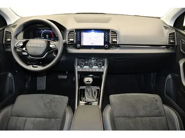Gebraucht Skoda Karoq Tour 150 PS (110 kW) 2025 Schwarzmagic perleffekt (metallic) SUV