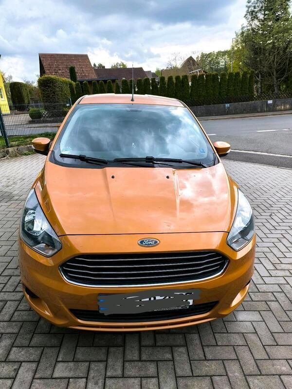 Gold Gebraucht 2019 Ford Ka Plus Cool & Sound Edition Kleinwagen | 5.849 € (Superpreis) - Bild 1/4