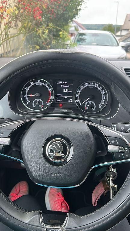 Weiß Gebraucht 2023 Skoda Fabia Best of Kombi | 13.800 € (Superpreis) - Bild 1/4