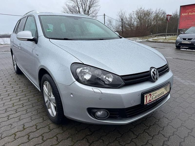 Gebraucht VW Golf VI Match 105 PS (77 kW) 2012 Silber Kleinwagen
