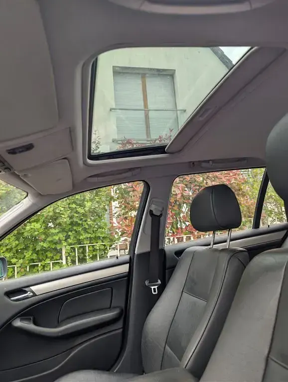 Gebraucht BMW 320 150 PS (110 kW) 2004 Blau Kombi