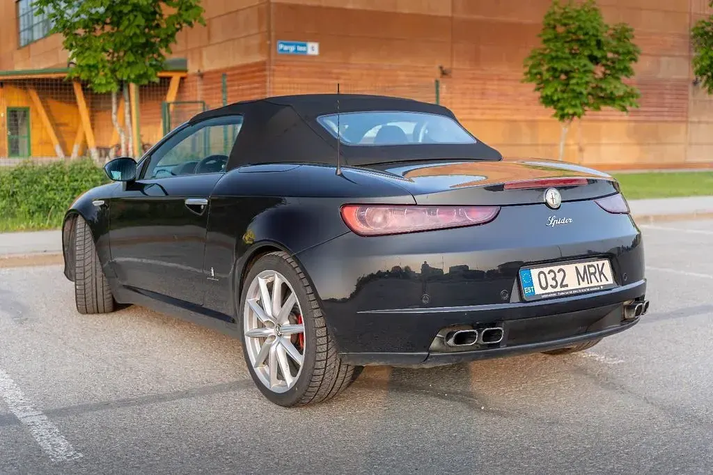 Gebraucht Alfa Romeo Spider 200 PS (147 kW) 2010 Schwarz Cabrio