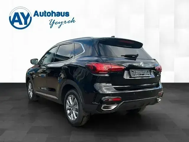Używany MG HS 162 KM (119 kW) 2024 Biały SUV