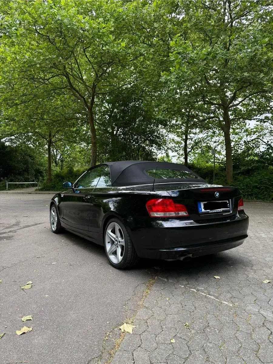Gebraucht BMW 118 Cabriolet 143 PS (105 kW) 2009 Schwarz Cabrio