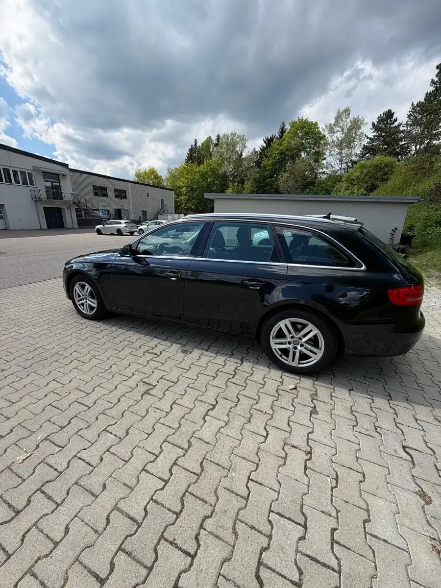 Gebraucht Audi A4 143 PS (105 kW) 2011 Schwarz Kombi