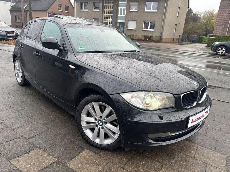 Gebraucht BMW 123 Advantage 204 PS (150 kW) 2011 Schwarz Kleinwagen