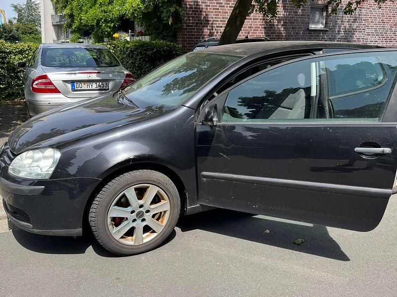 Gebraucht 2005 VW Golf IV Comfortline Limousine | 1.700 € (Fairer Preis) - Bild 1/4