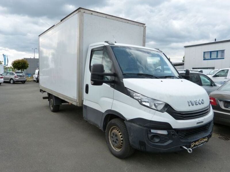 White ic 194 Gebraucht 2017 Iveco Daily Van | 7.490 € - Bild 1/4